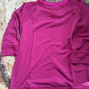 North face 3/4 sleeve shirt